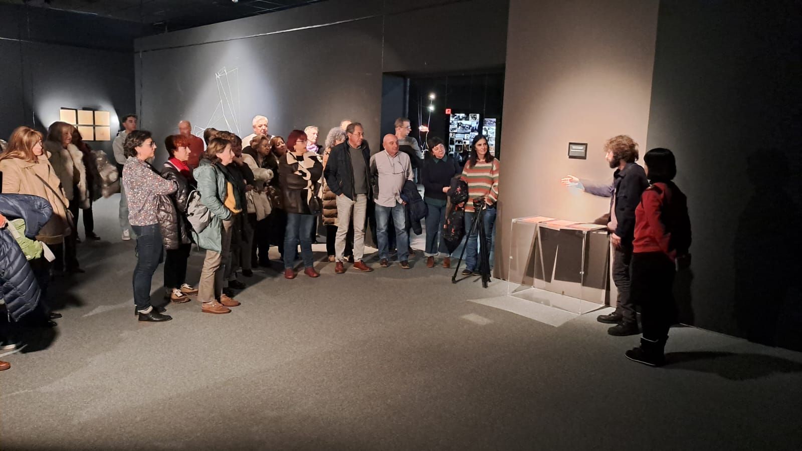 El Centro Tito Bustillo inaugura la exposición "La imaxe, lo tapecío", de Pablo Casanueva