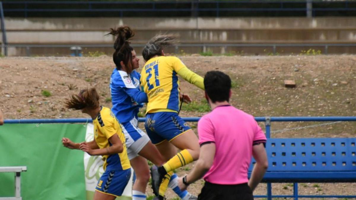 Un lance del choque que jugó ayer el Femarguín SPAR ante el Alhama. | | ALHAMA