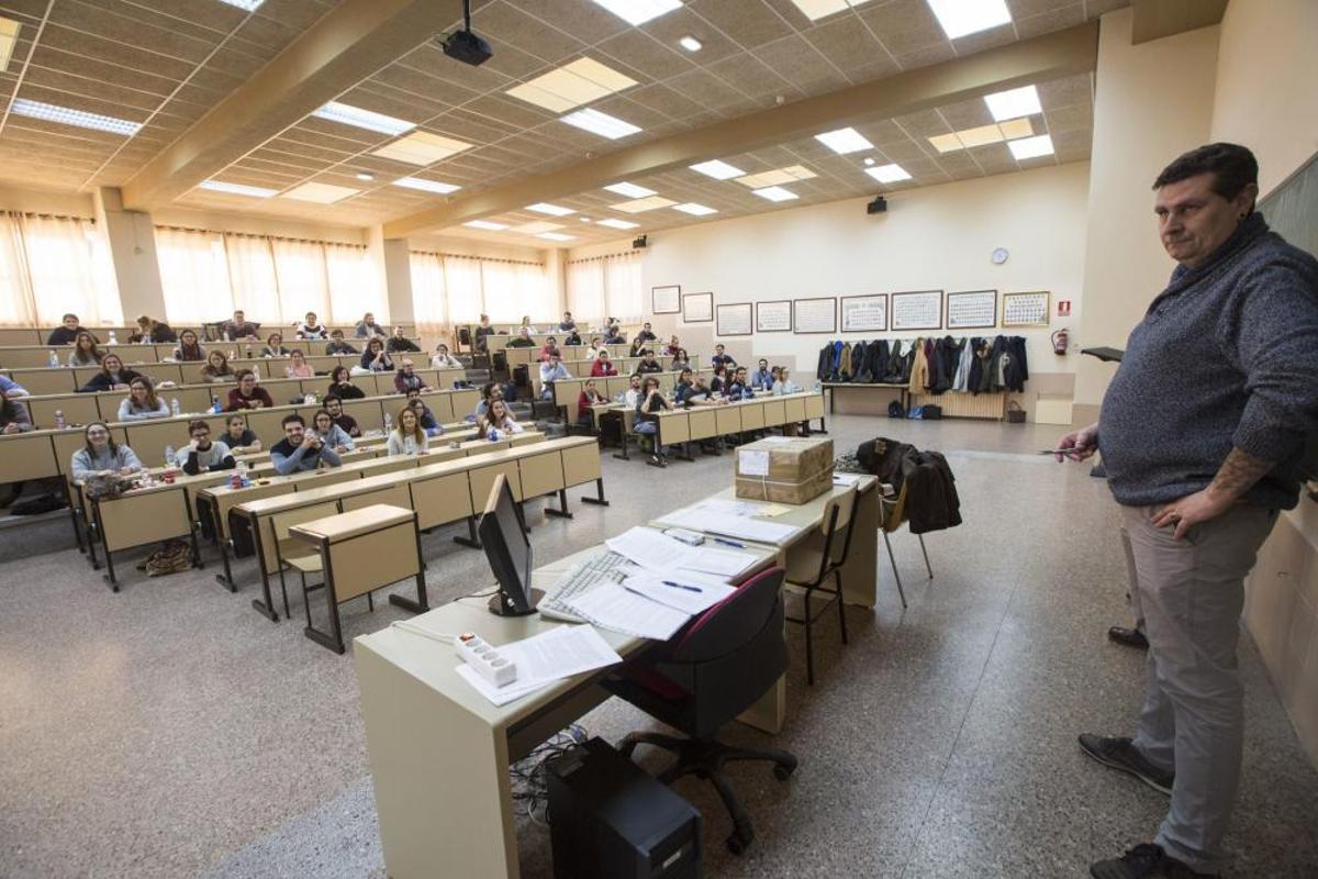 Examen del MIR en Oviedo.