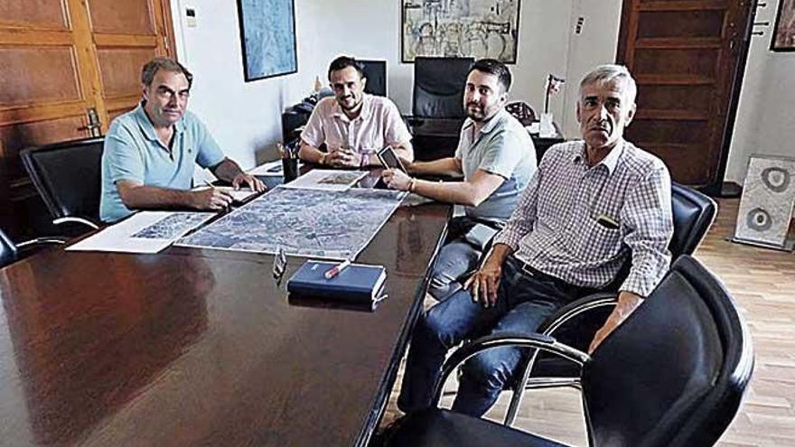 El conseller insular de Movilidad y el alcalde se reunieron ayer.