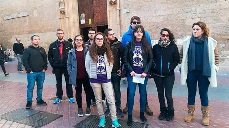 Las feministas creen que la condena &quot;prueba la connivencia Estado-Iglesia&quot;