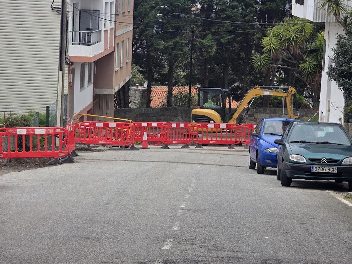 Obras en el barrio de O Sineiro.