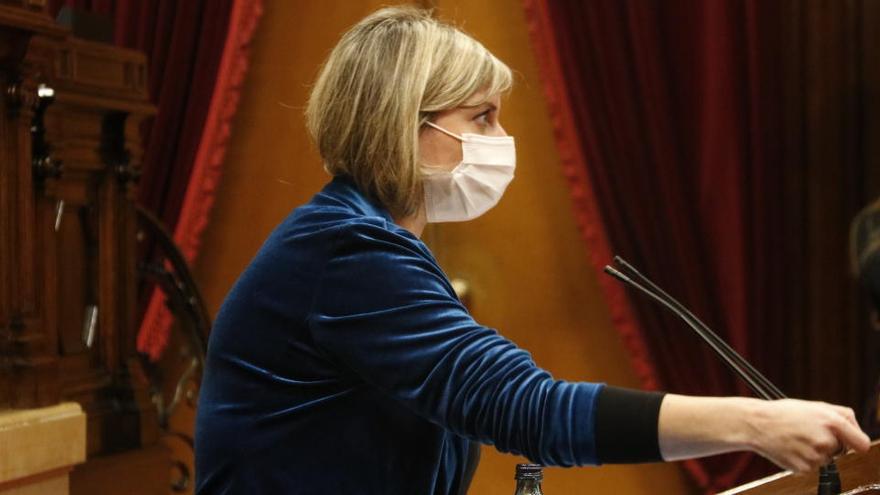 La consellera de Salut, Alba Vergés, intervenint al ple del Parlament