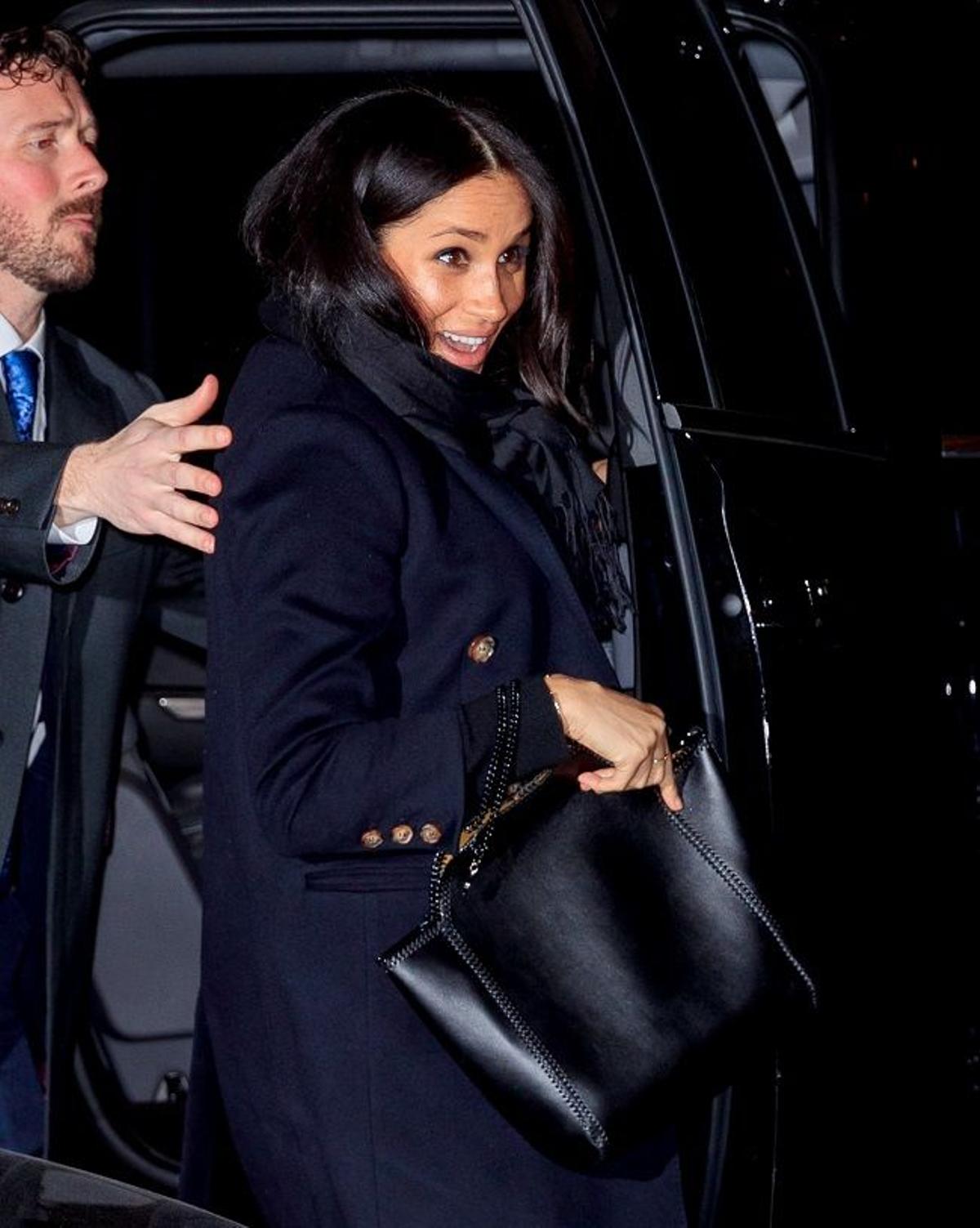 Meghan Markle con abrigo de Victoria Beckham en su viaje a Nueva York