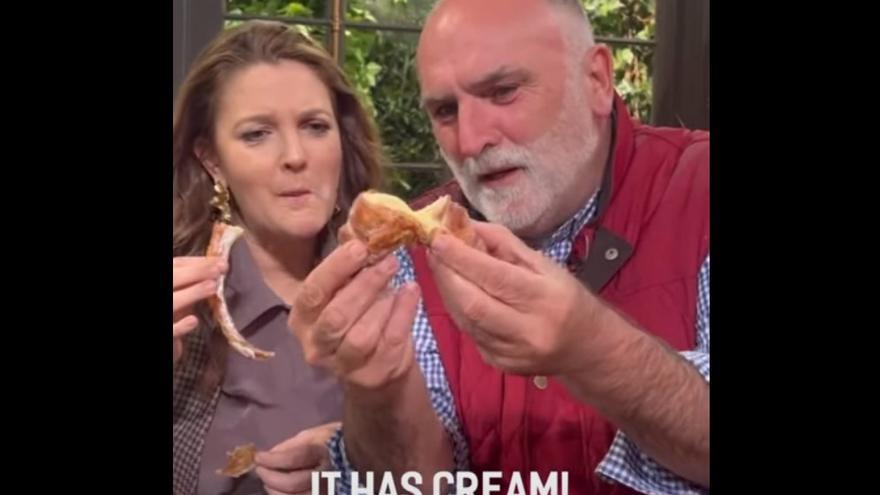 VÍDEO: La nena d’E.T. es menja un xuixo a la televisió americana