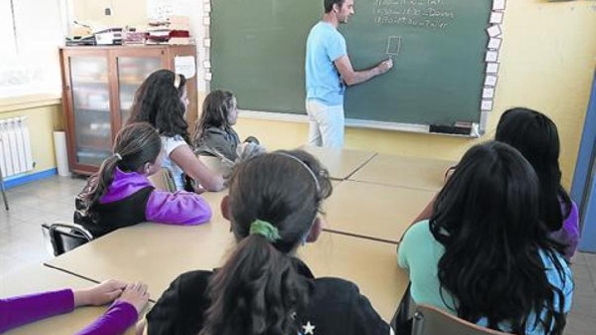 El refuerzo 8 Miguel Ángel Cejas, un profesor contratado para clases de refuerzo, el pasado 2013.