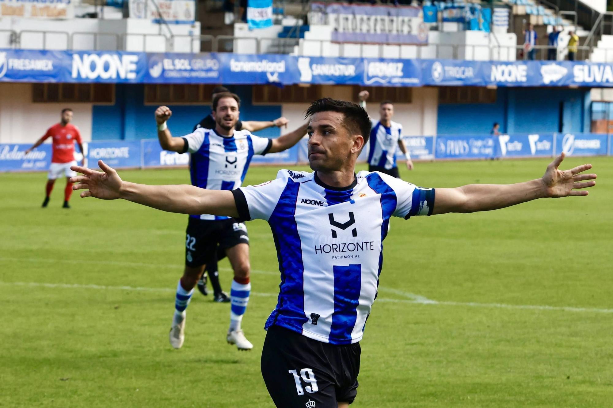 EN IMÁGENES: Así ha sido la goleada del Avilés ante el Laredo (3-0)