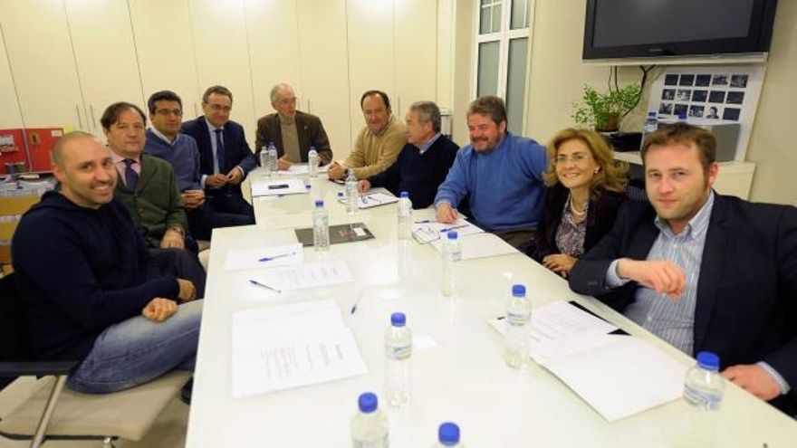 Asistentes, ayer, a la reunión de la junta del patronato de la Ópera.