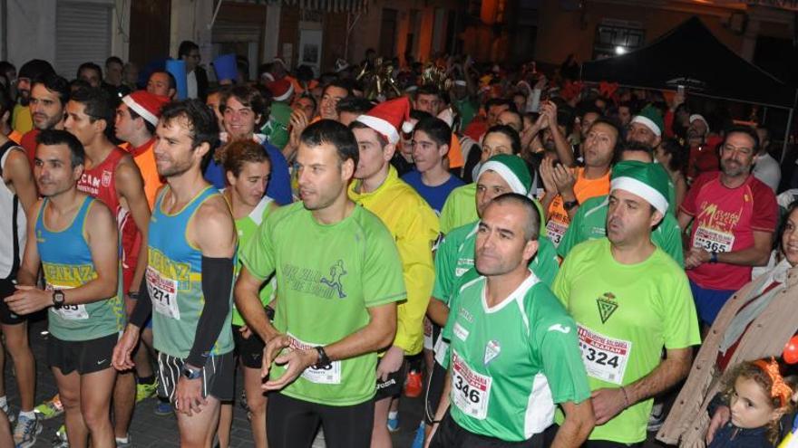 Casi 300 atletas participan en la San Silvestre de Abarán