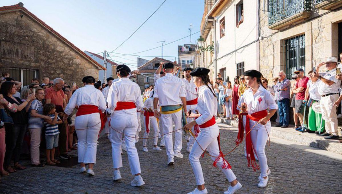 Miembros de la Danza.
| Pedro Mina