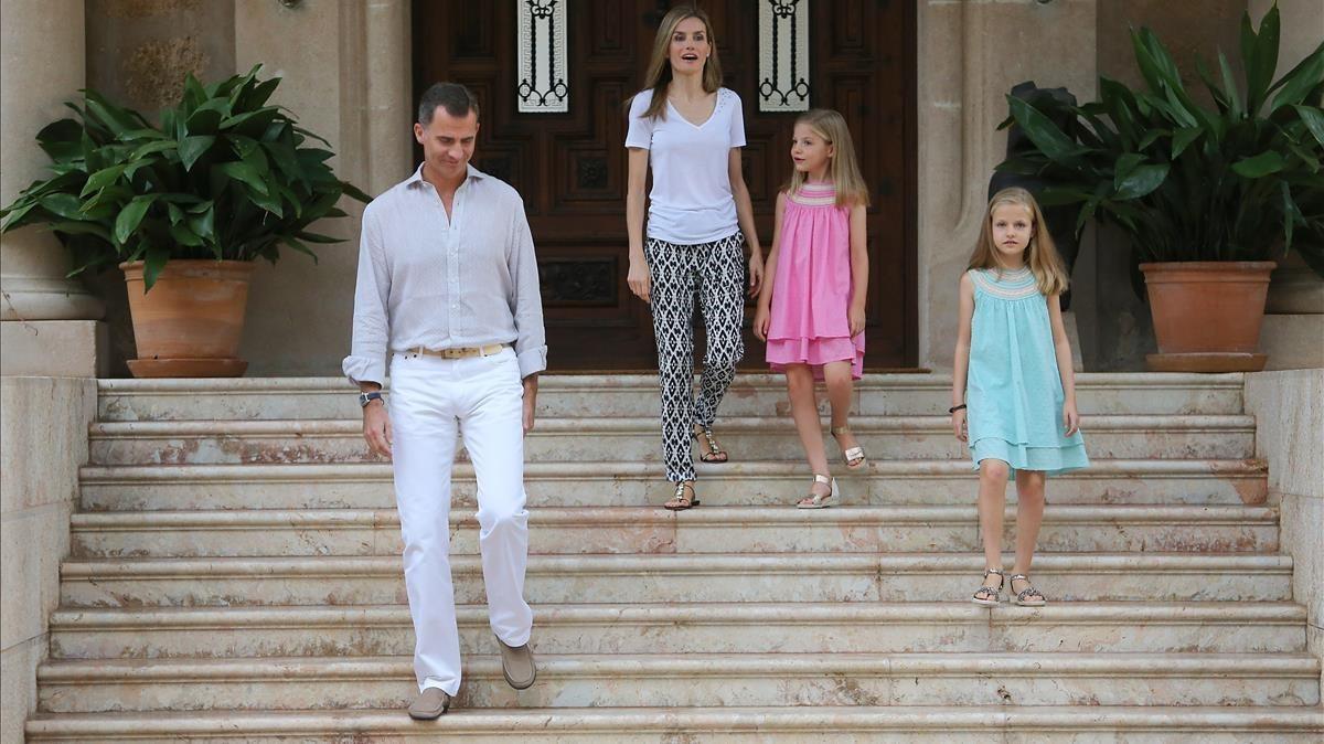 zentauroepp34930527 los reyes de espa a felipe vi y letizia ortiz con sus hijas 171128135941 zentauroepp34930527 los reyes de espa a felipe vi y letizia ortiz con sus hijas 171128135941
