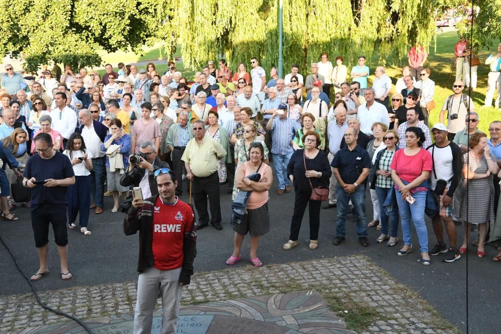 Inés Rey lee el pregón de Os Castros