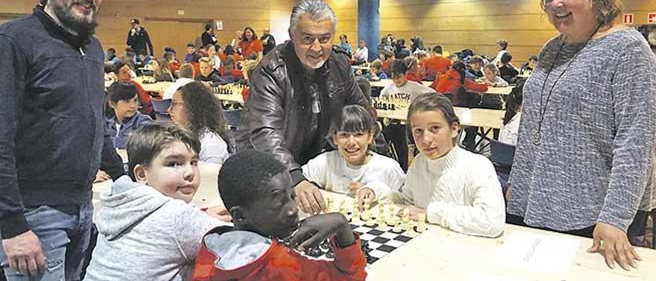 Más de 200 alumnos participan en la Diada Intercentros de ajedrez celebrada en Calvià