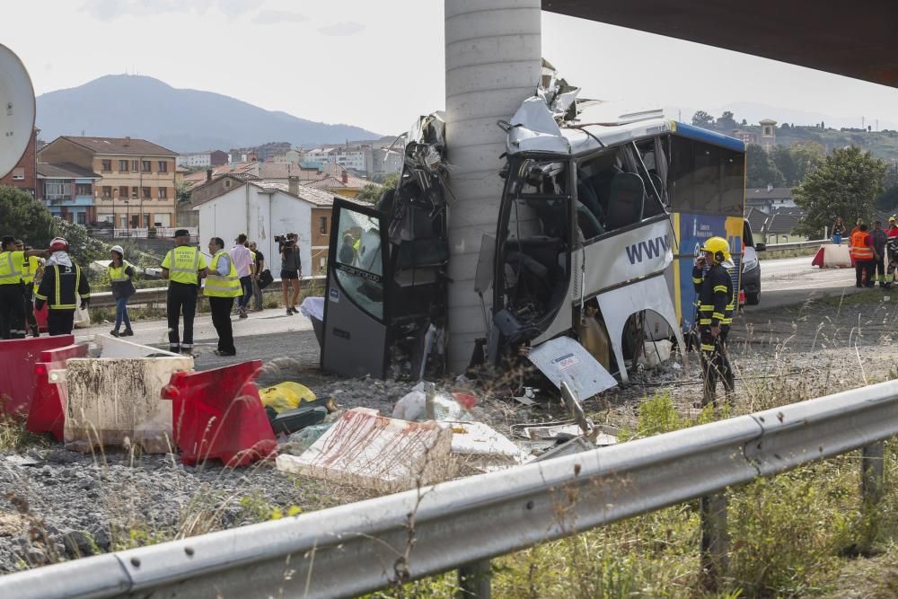 Accidente brutal de autobús en Avilés