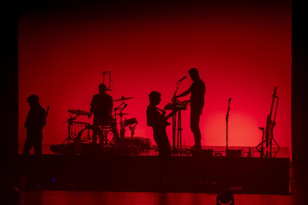 Els Manel posen dret el Kursaal en la presentació el seu últim treball