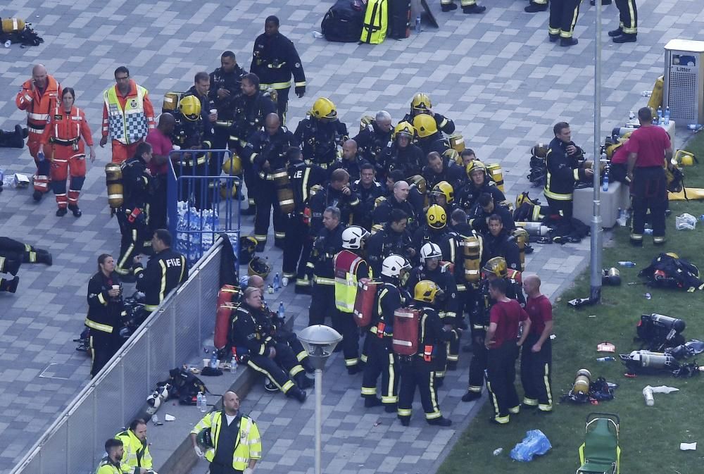 Incendio en un edificio de 24 plantas en Londres