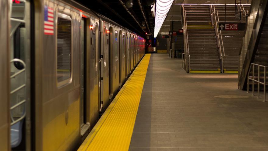 Interior de una estación de metro en Manhattan.