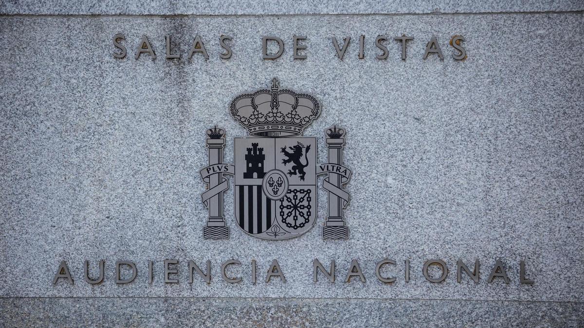 Archivo - Entrada a la Audiencia Nacional en el momento en el que dos miembros del ente público ICM han sido testigos sobre la supuesta financiación ilegal del PP madrileño en ‘Púnica’, a 7 de octubre de 2021, en Madrid, (España). La Fiscalía Anticorrupci