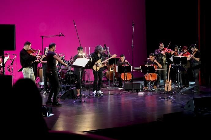 20-04-19 GENTE Y CULTURA. AUDITORIO ALFREDO KRAUS. LAS PALMAS DE GRAN CANARIA. Concierto Bach Rock. Clausura del International Bach Festival 2019 con un concierto de la orquesta del festival y el guitarrista Iñaki Antón, de Extremoduro  | 20/04/2019 | Fotógrafo: Juan Carlos Castro