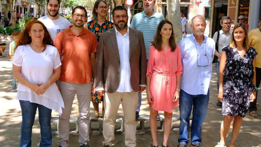De Sans, a la izquierda, con el resto de candidatos de Sumar Més Illes Balears. | D. I.