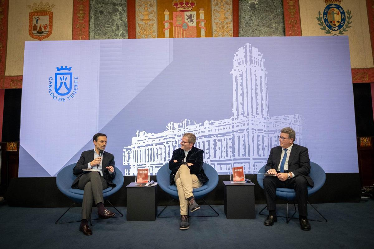 Jorge Dávila presenta su primera novela, 'El anillo de Faride'