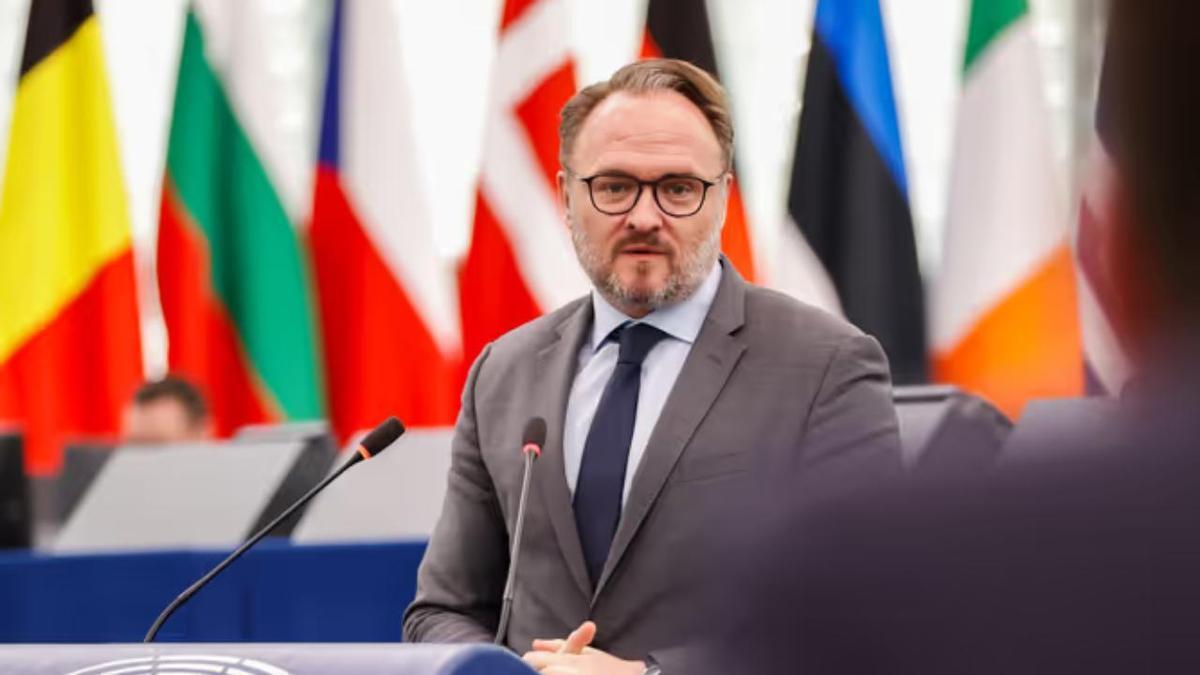 Dan Jørgensen, comisario de Energía y Vivienda, durante su intervención este martes en el Parlamento Europeo