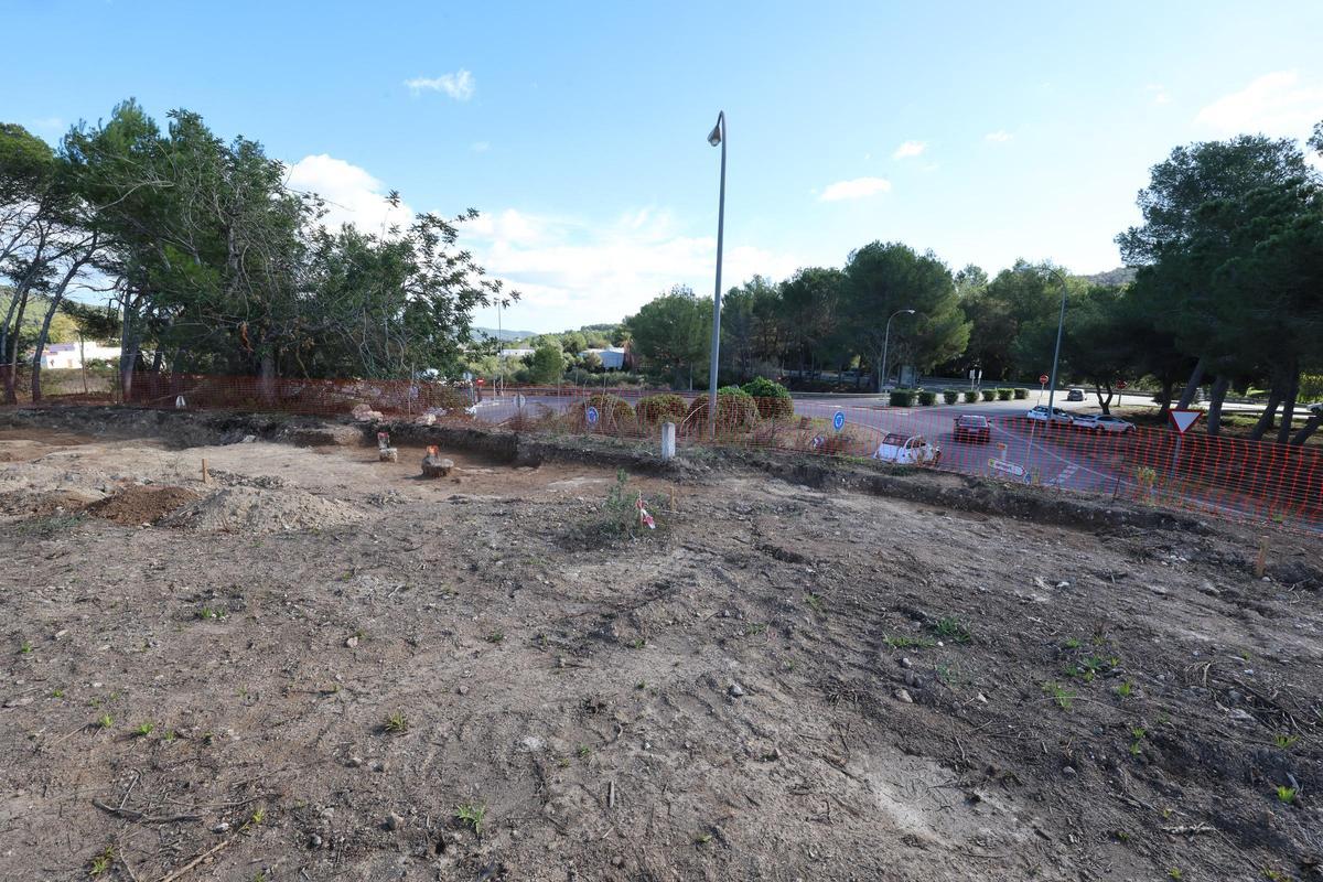 Imagen de archivo de las obras de deforestación en la rotonda del cruce de los Cazadores.
