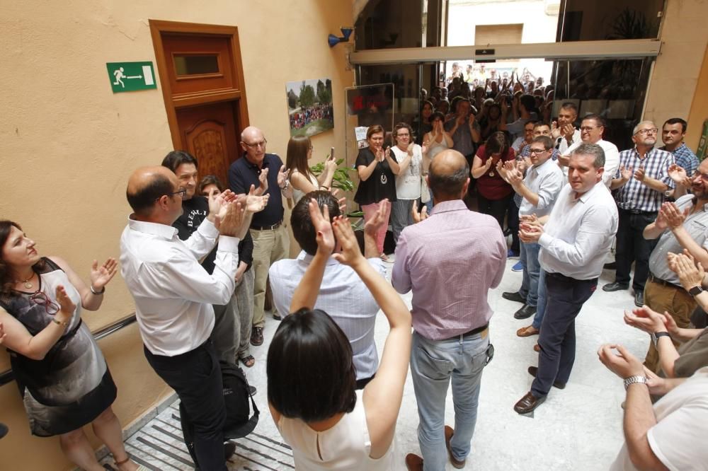 Jorge Rodriguez entra en el Ayuntamiento de Ontinyent tras ser detenido y dejarlo el juez en libertad con cargos.