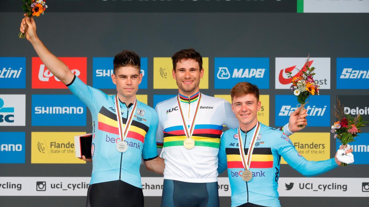 Van Aert, Ganna y Evenepoel, en el podio.