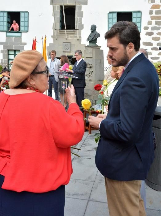 OFRENDA FLORAL 175 AÑOS FERNANDO LEÓN Y CASTILLO