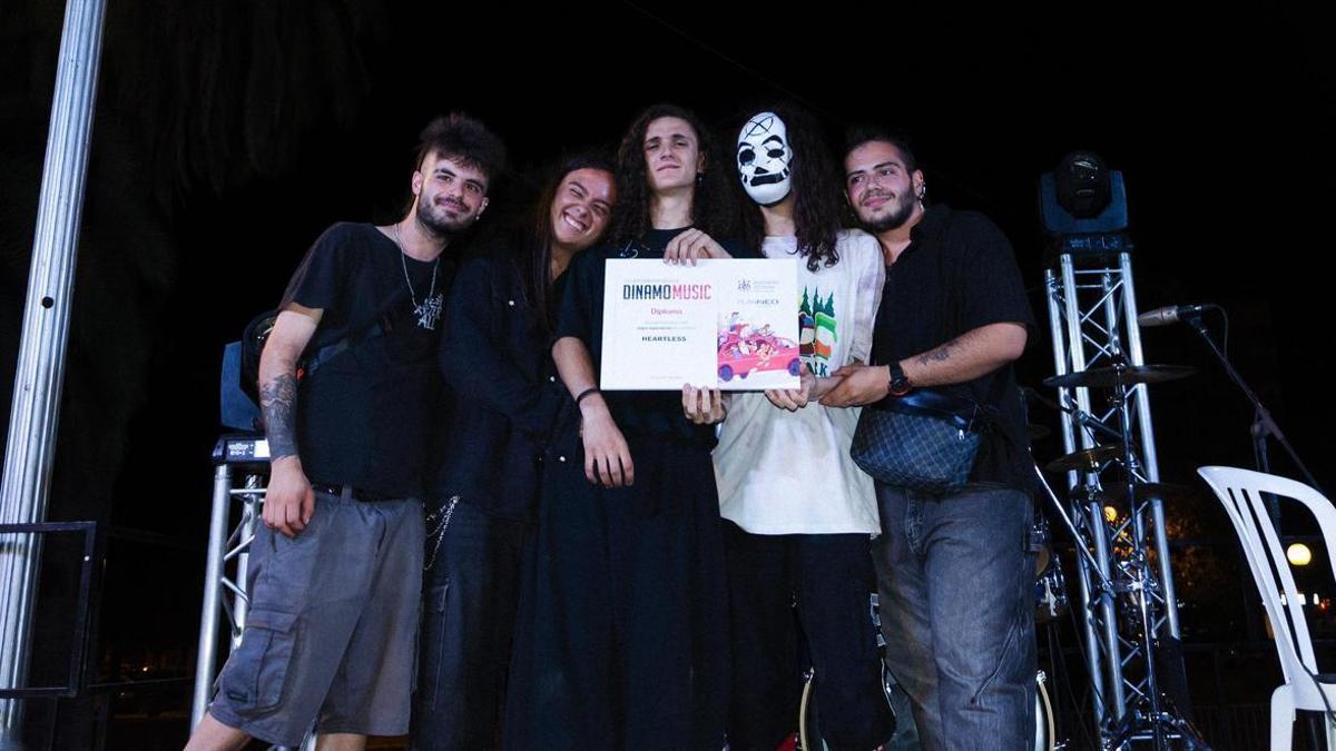 Integrantes de Heartless tras la final de Dinamomusic, este viernes.