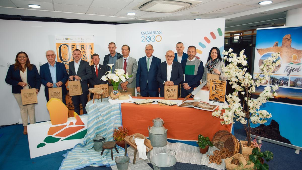 Un momento de la presentación de la feria con representantes de los ayuntamientos del norte, el Cabildo y Gobierno de Canarias.