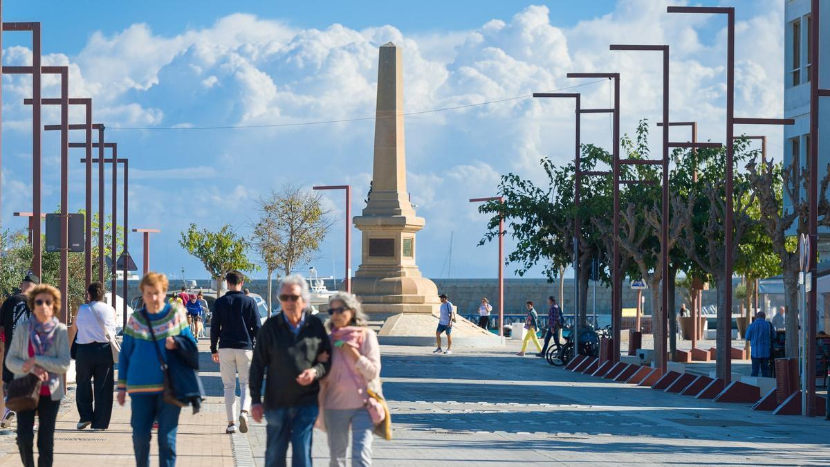 El paseo del puerto de Ibiza en una imagen de archivo