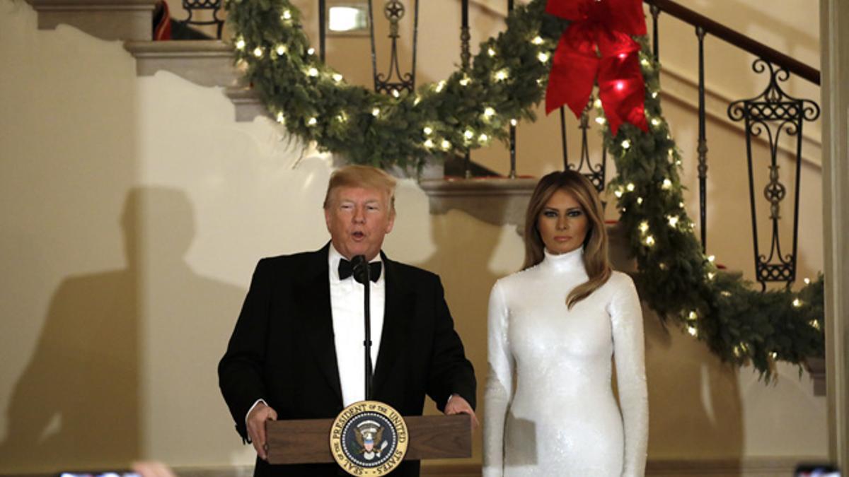 El impresionante vestido blanco de Celine que ha llevado Melania Trump