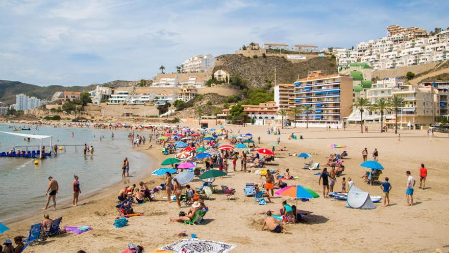 Cullera recibe en septiembre un 10 % más de turistas