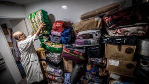 Mohamed Chair en la mezquita de Trinitat Vella, ordena las donaciones de mantas o ropa de invierno para los afectados del terremoto en Marruecos.