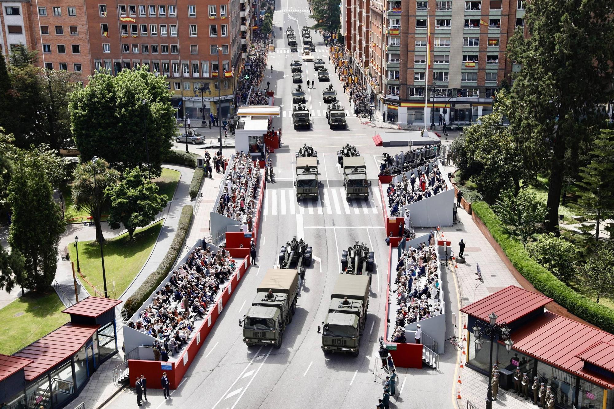 EN IMÁGENES: Así fue el multitudinario desfile en Oviedo por el Día de las Fuerzas Armadas