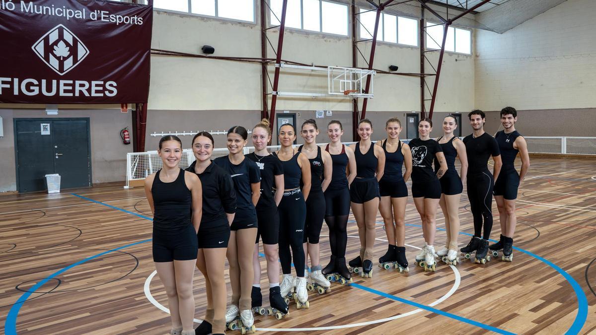 Entrenament del grup de Xou Petit del Patinatge Artístic Figueres abans del Mundial
