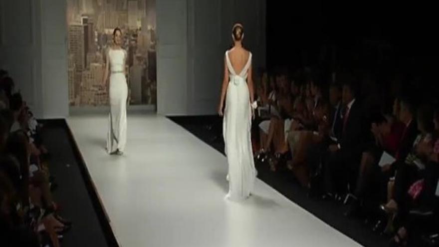 Rosa Clará inaugura la Bridal Week con Alba Carrillo