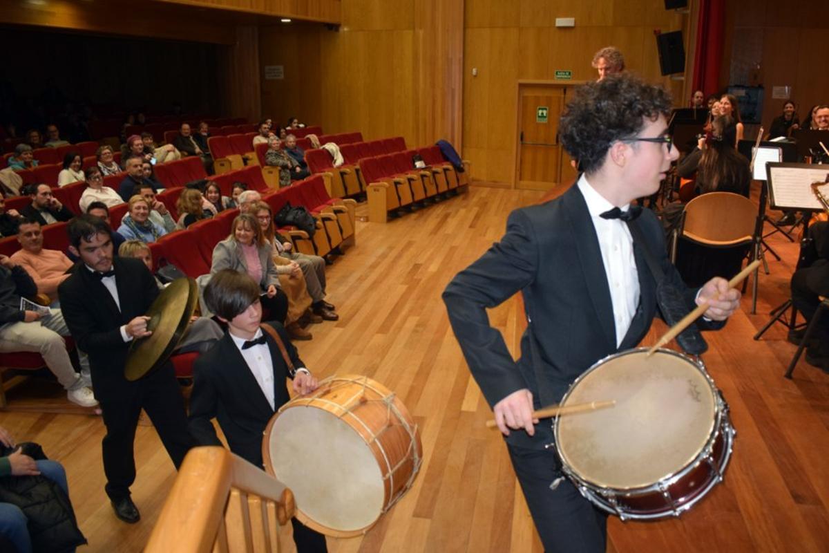 El concierto se desarrolló en el Auditorio Municipal de Valga, sito en Cordeiro.