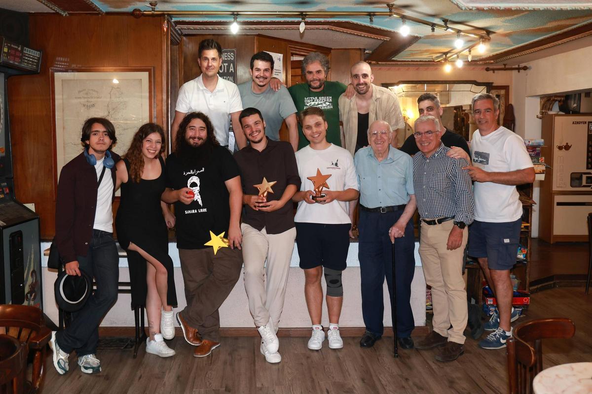 Integrantes de la Asociación Viguesa de Ilusionismo, reunidos en Vigo.