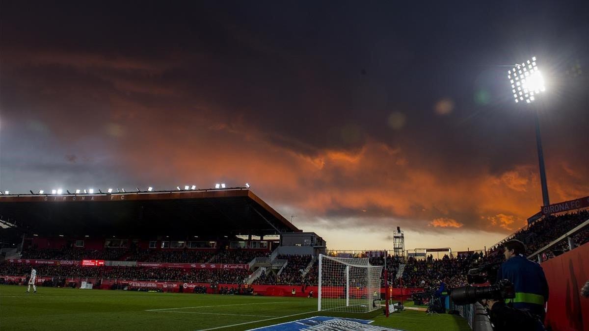 Imagen de un estadio, el de Montilivi en concreto.