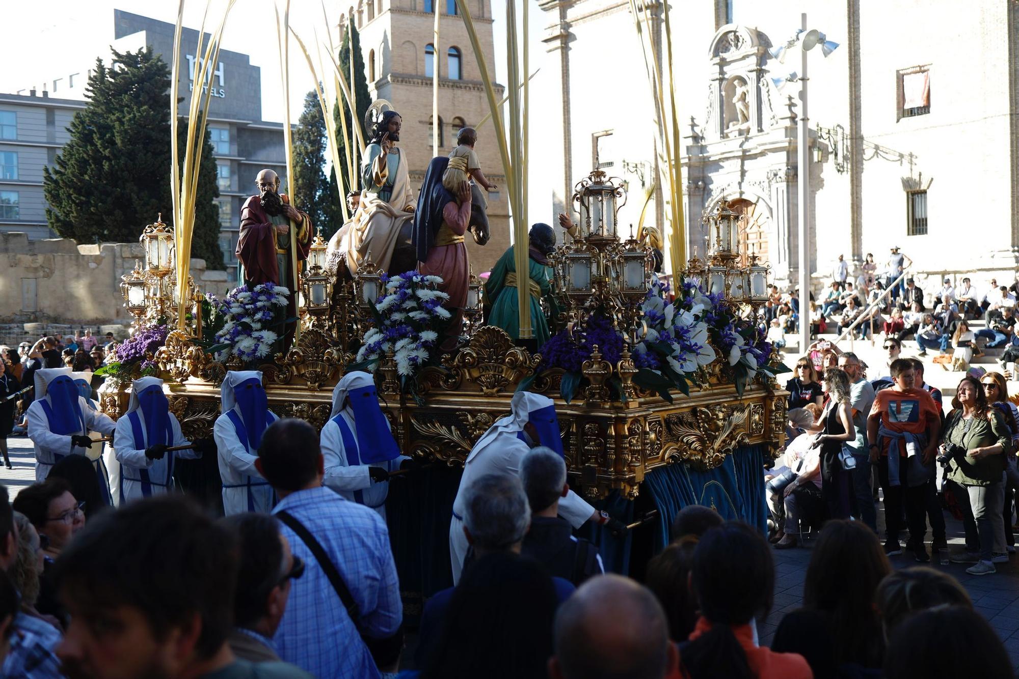 FOTOGALERÍA | Procesión del Santo Entierro en Zaragoza