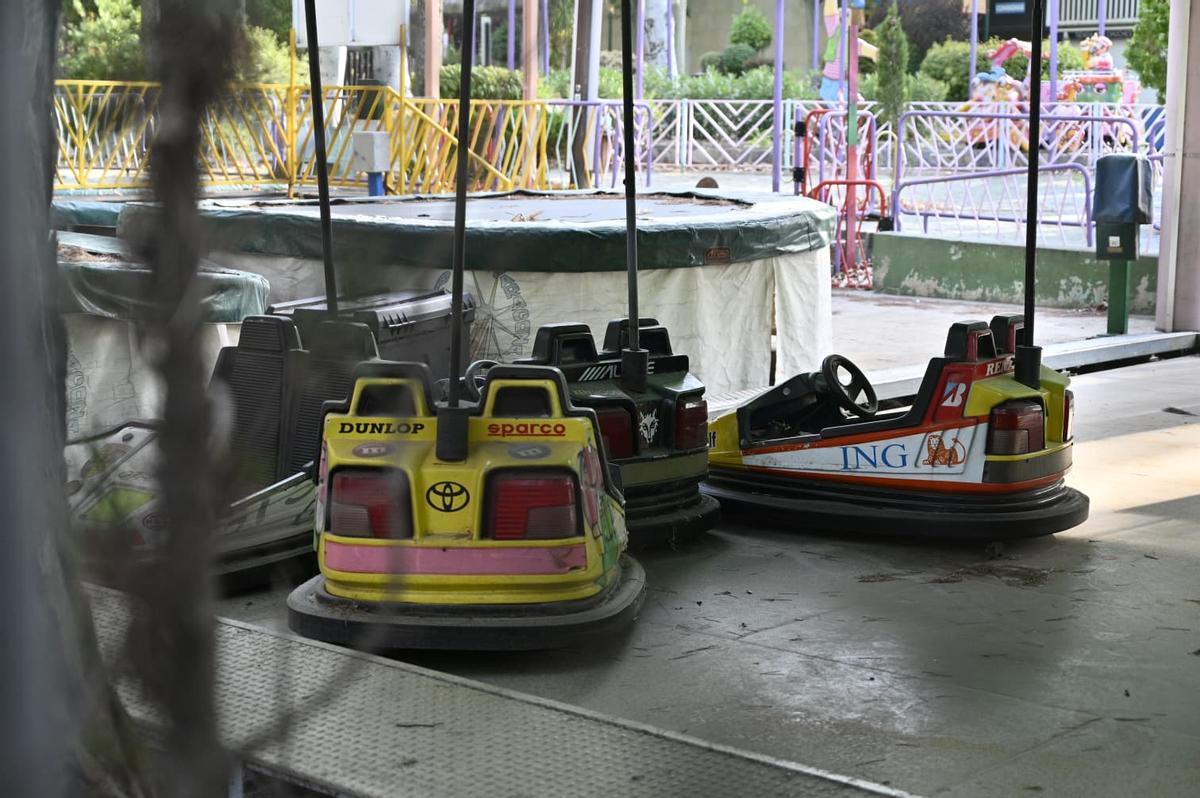 Estado actual del Parque de Atracciones de Zaragoza, cerrado al público.