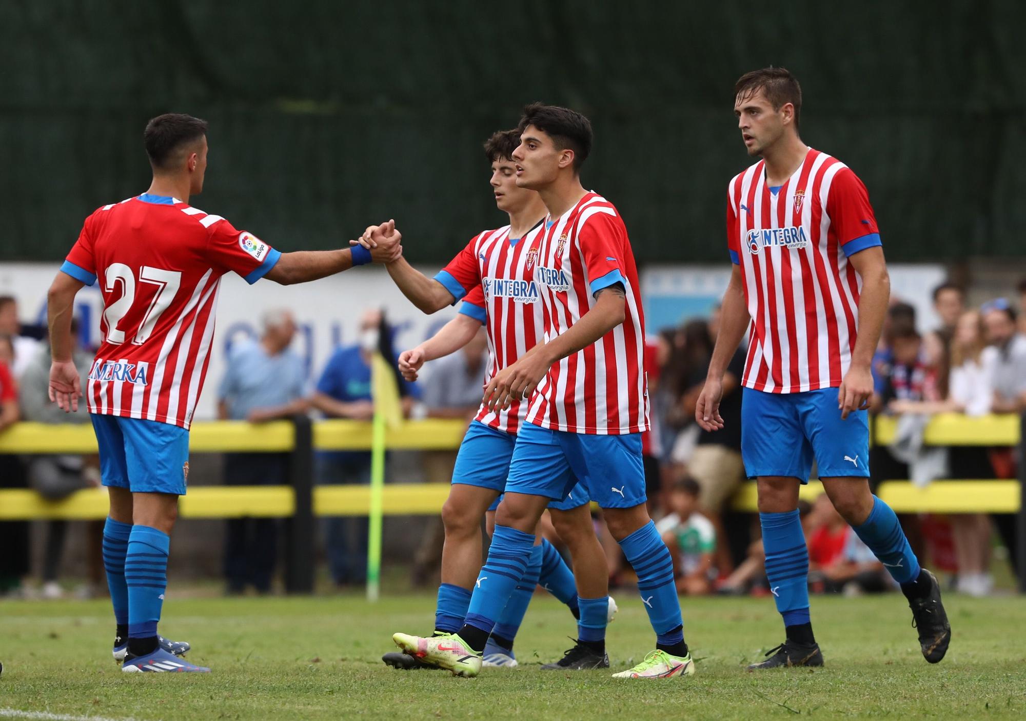 En imágenes: El Sporting vence por 1-0 frente al Racing de Santander en un partido amistoso