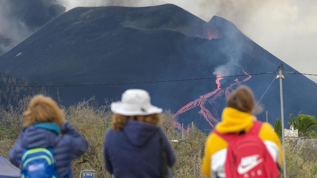 6.600 desalojados en La Palma por el volcán.