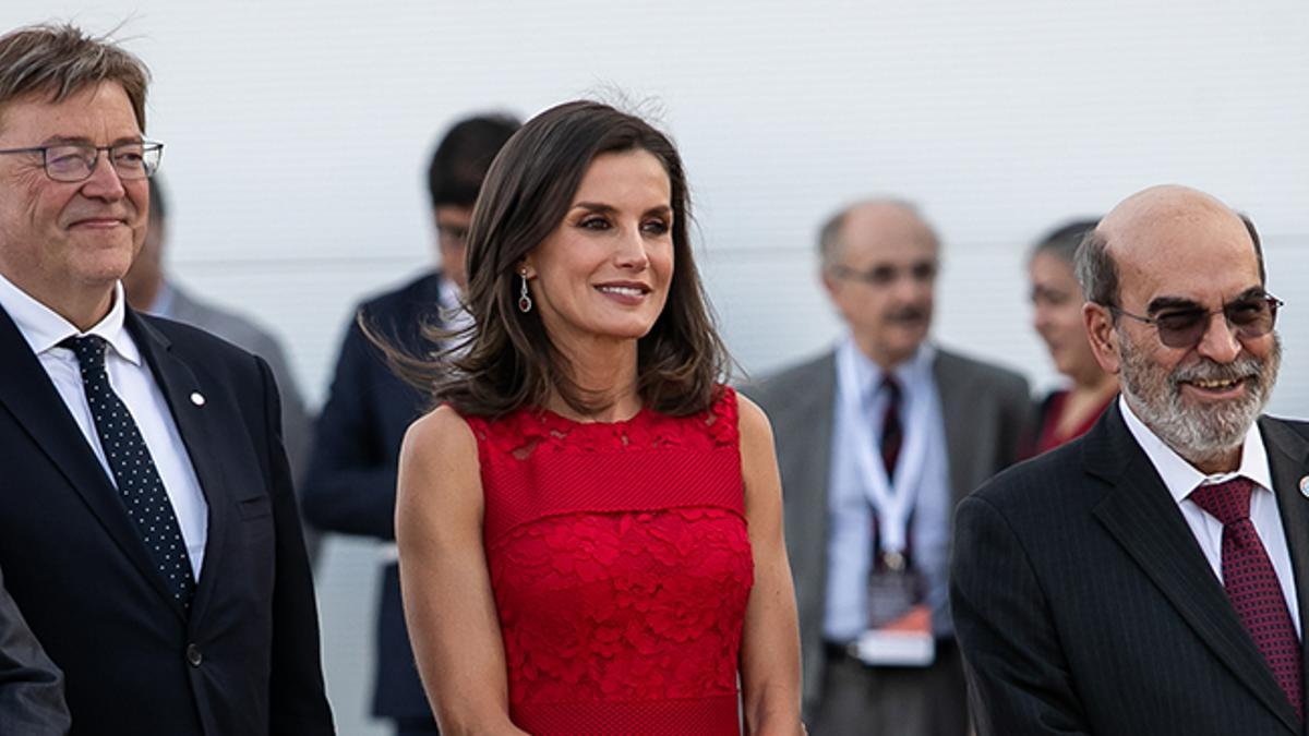 Todo al rojo, el look más colorido de Letizia Ortiz