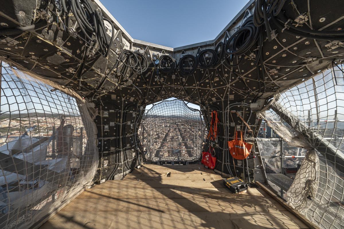 El interior del brazo, que será un mirador a partir de 2027.