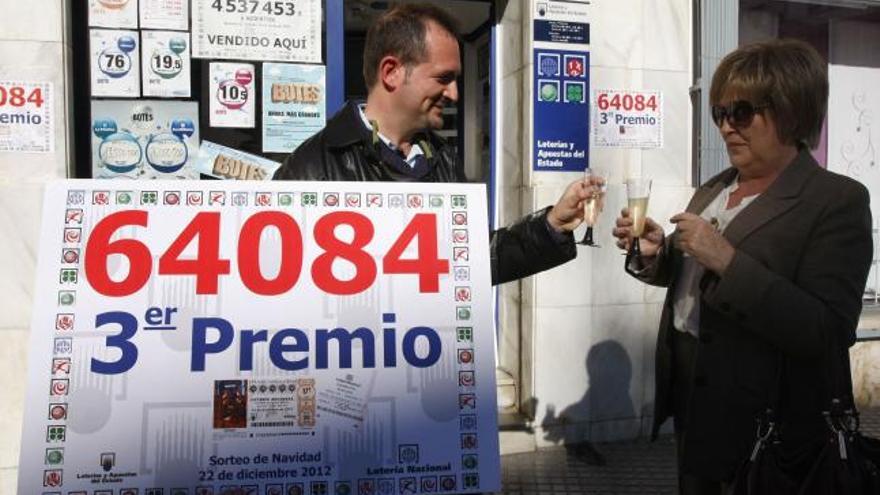 El 64.084, un tercer premio, deja 28 millones de euros en Málaga capital