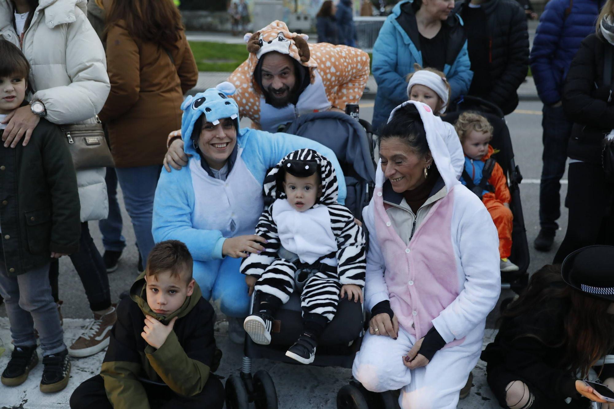 Así fue el multitudinario desfile del Antroxu de Gijón (en imágenes)